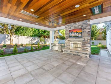West Bellevue Traditional Luxury Home