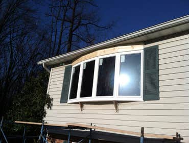 Bow vs Bay Windows... Can you tell a bay window from a bow window? There is a difference! Bay windows have three glass panels, with the middle panel be