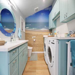 Interior Bath & Laundry