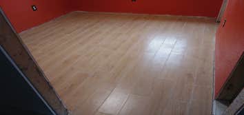 100ft² bedroom