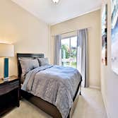 Kirkland Condo Selected, purchased, and installed all furnishings, art, lighting, accessories, bedding, and rugs.