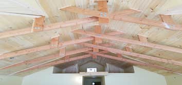Trusses and ceiling