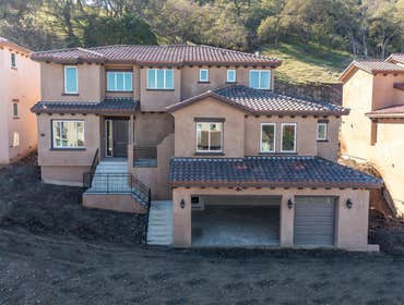 Eagle Ridge Ct. New Construction in Eagle Ridge Country Club