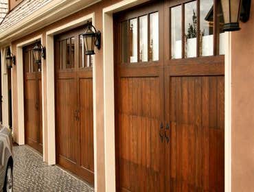 UNIVERSAL GARAGE DOORS LLC UNIVERSAL GARAGE DOORS LLC