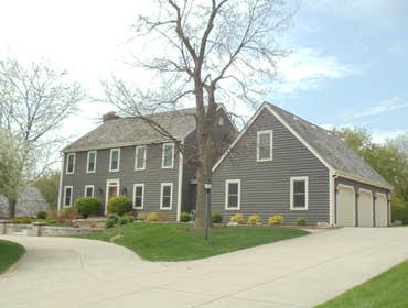 Project photos from PCS Milwaukee PCS Milwaukee Roofing pictures for interior painting, exterior painting, garage building, and general contracting. As