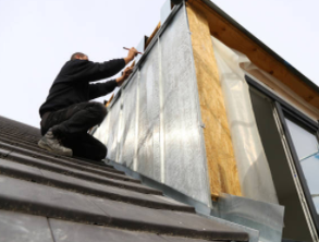 Roof drainage system maintenance / roofing/ tiling