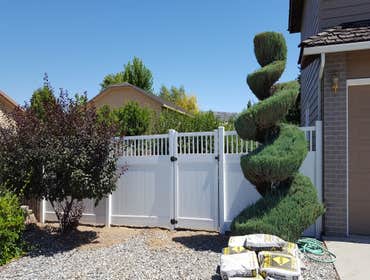 Vinyl Privacy/Picket Fence