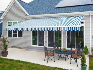 retractable awning