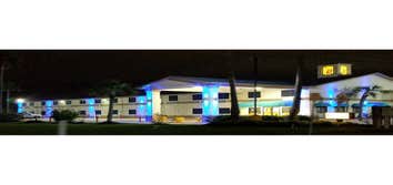 Super 8 Motel
