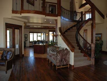 Awesome Great Room details