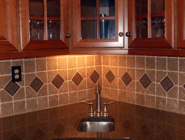 Kitchen Tile Backsplash This is a wonderful kitchen any home owner would love! Services included free estimate, initial consultation, design samples an