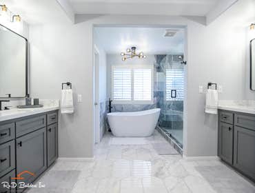 Thousand Oaks Bathroom Remodel In the city of Thousand Oaks, Ventura County.
30 Year old bathroom has been remodeled and completely gutted from the gro