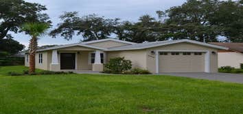2456 Bates Ave SW This home is a 2015 DOE Housing Innovation Award Winner!
Structural Insulated Panels (SIPs) Construction allow vaulted Ceilings in