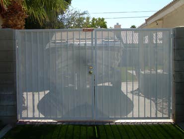 Double Iron gate w/Screen