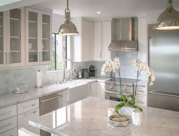 Polo Fields - Residential Remodel Manifest Building was contracted to transform a dated condo overlooking the Santa Barbara Polo & Racquet Club into a 