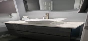 Modern Bathroom in Quartz