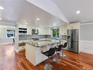 Kitchen & Bathroom