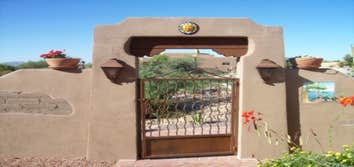 Outdoor Living Design Different types of outdoor designs. From patios, gardens, BBQ's, outdoor kitchens, and much more!