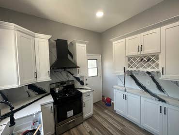 Kitchen Remodel In Los Angeles Ca White Shaker Cabinets & Panda Quartz Countertop
