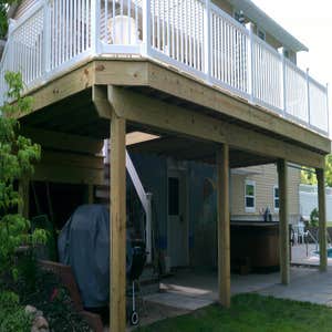 New deck with vinyl railing