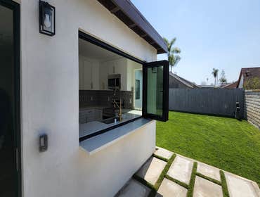 Panoramic bi fold window