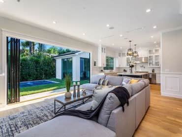 Complete Home Remodeling in Encino Our aim in this project was to transform our client’s house, in the beautiful Encino area of Los Angeles, into a com