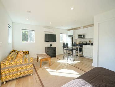 Beautiful ADU in west hills