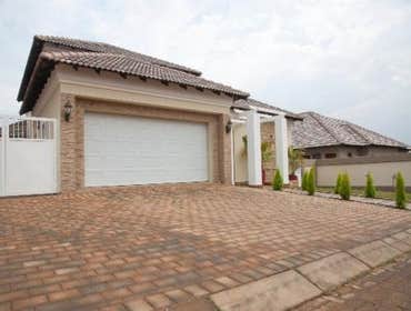 Photos by Expert Garage Doors San Antonio #1