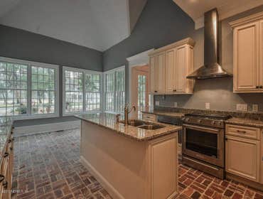 28659 Grandview Manor