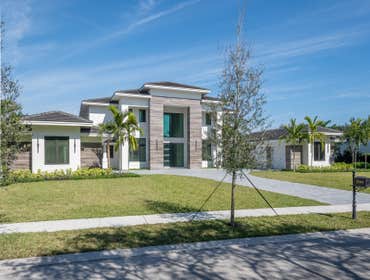 Photos by Thomas Homes #4