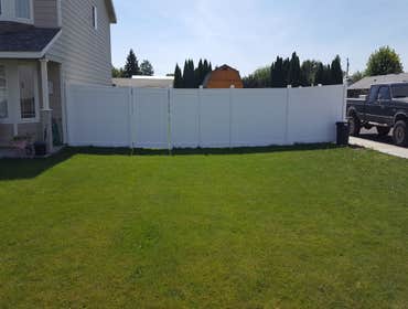 Vinyl Privacy Fence