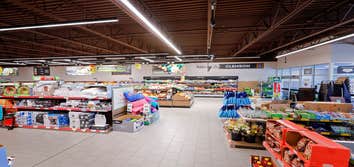 ALDI SENECA SC 19,500 Sq ft grocery store built within the Hartwell Village shopping center serves the Seneca and Clemson area. The chain of grocery st