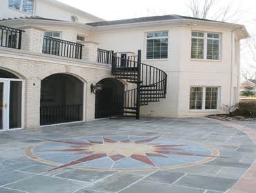 Stone Patio with Madallion