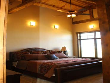 Hunting Lodge - Crook