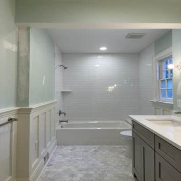Hallway bath tub remodel
