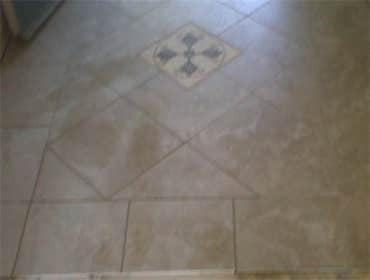 Porcelain entry with medallion inset