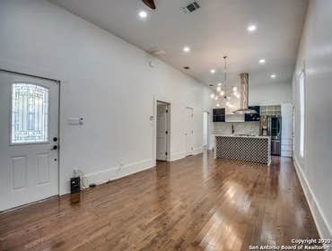 Photos by Nv Custom Homes #1 Create a similar design from Beverly Hills Hotel Forum