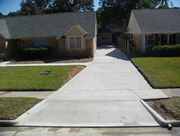 1,900 sg.ft. driveway
AB Concrete
AB Concrete provides Houston, TX and the surrounding areas with complete commercial and residential concrete constru