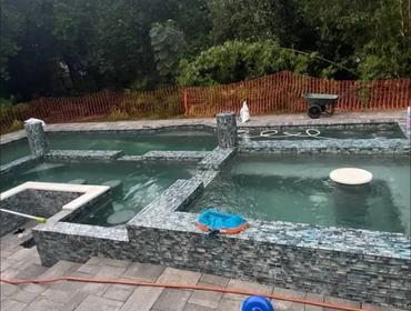Custom Pools and Spa