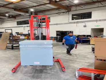 ⚡ Commercial Electrical Infrastructure & Equipment Installation Commercial electrical installation and infrastructure work completed for an industrial/