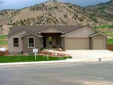 Paradae of Homes 2004 Beds: 4
Baths:
SQFT: 3000
This home featured luxury in every detail. It was featured in the Iron County Parade of Homes in 2004.