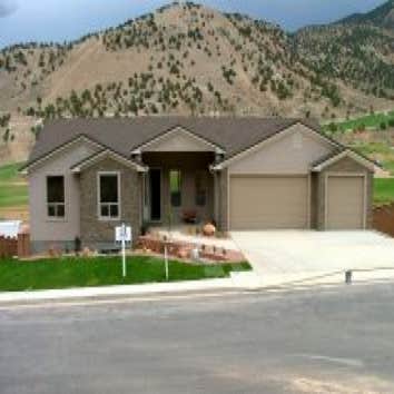 Paradae of Homes 2004 Beds: 4
Baths:
SQFT: 3000
This home featured luxury in every detail. It was featured in the Iron County Parade of Homes in 2004.