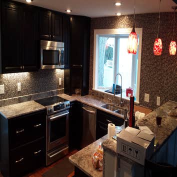 Black tile accent kitchen