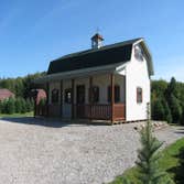 Gambrel Cabins