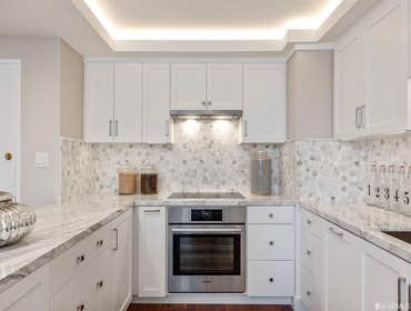 Pacific Heights Apartment