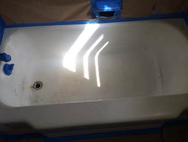 Bath tub