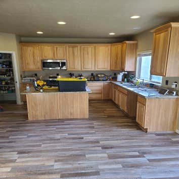 Valenzuela Flooring LLC