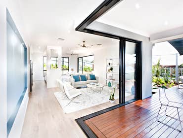 Multi-Slider System - Zero Post Multi-Slider System - Zero Post
ClearMax Windows & Doors
9474 Chesapeake Dr. Suite 903 San Diego, CA 92123
Contact@cle