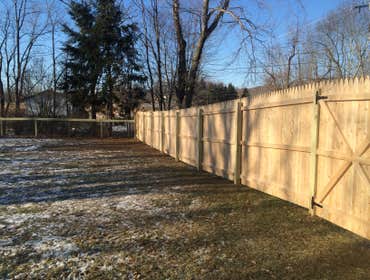 Cedar Privacy w/ Colonial Top