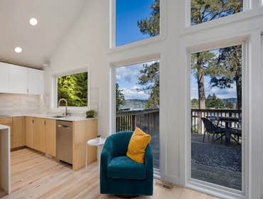 4020 Lake View